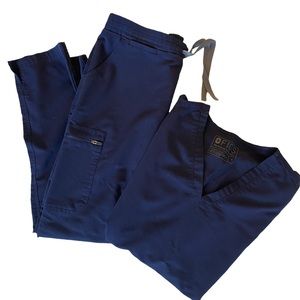 FIGS TECHNICAL COLLECTION SCRUBS.